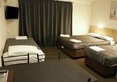 The Plains Motor Inn - Accommodation Nelson Bay 2