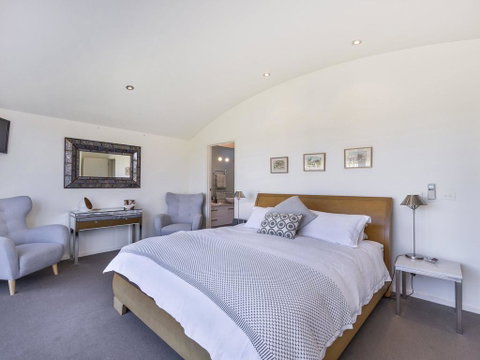 The Quarter Deck - Accommodation Nelson Bay 0