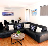 The Royal Dolphin Holiday Home - Accommodation Nelson Bay