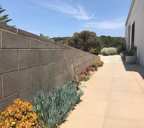 The Shouse - Durrants Lookout - Nelsons Bay Accommodation 3