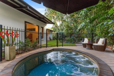 The Tropical Sanctuary - Accommodation Nelson Bay 0