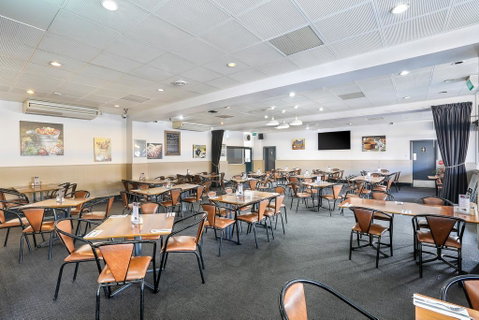 The Union Club Hotel - Nelsons Bay Accommodation 1