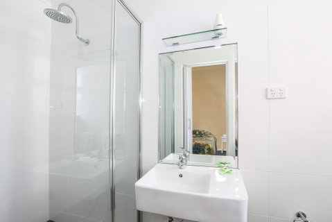 The Union Club Hotel - Nelsons Bay Accommodation 3