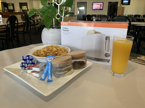 The Victoria Hotel - Nelson Bay Accommodation.com 1