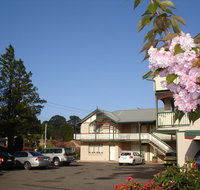 Three Explorers Motel