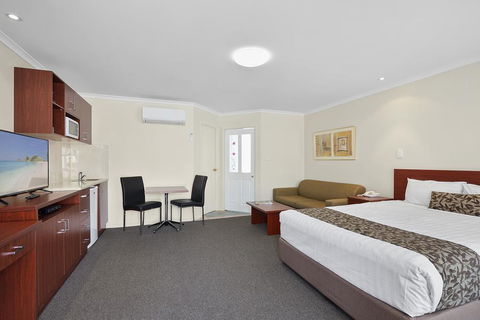 Thunderbird Motel Yass - Accommodation Nelson Bay 1
