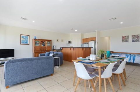 Ticky's Dream - 18 Turnberry Drive - Accommodation Nelson Bay 3