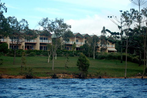 Tinaroo Lake Resort - Accommodation Nelson Bay 2