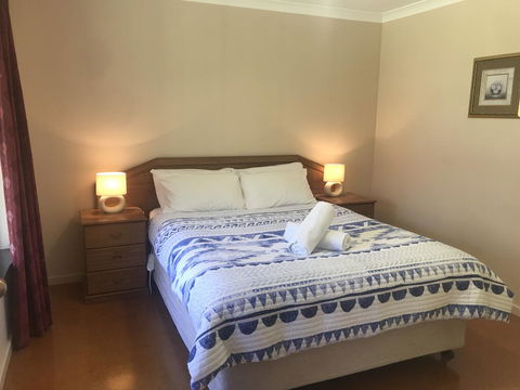 Tinglewood Cabins - Nelsons Bay Accommodation 3