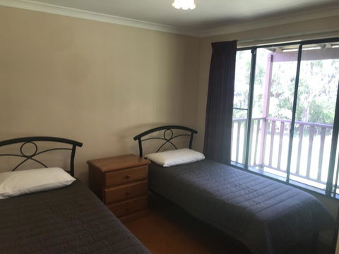 Tinglewood Cabins - Nelsons Bay Accommodation 1
