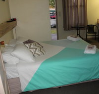 Tocumwal Hotel Motel The Palms - Accommodation Nelson Bay