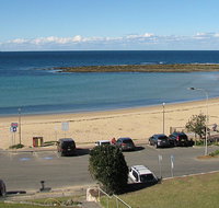 Toowoon Beach View 3br Villa 4 just steps to beach with views - Accommodation Nelson Bay