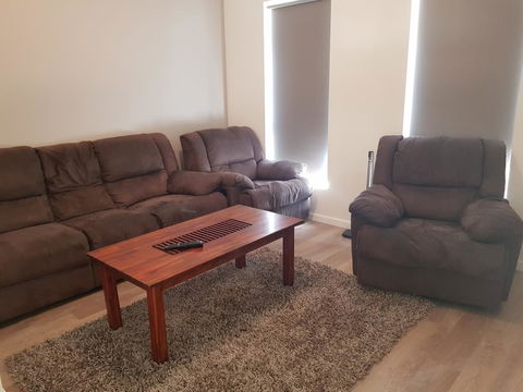 Towncrackers Guest House - Accommodation Nelson Bay 3