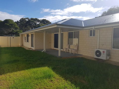 Towncrackers Guest House - Accommodation Nelson Bay 1