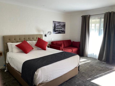 Town Square Motel - Accommodation Nelson Bay 2