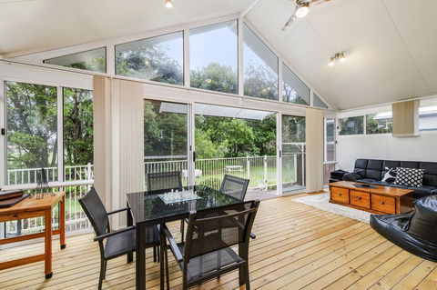TRANQUIL AT HIBBARD - Accommodation Nelson Bay 0