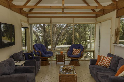 Tranquillity On Riverview - 33 Riverview Drive - Accommodation Nelson Bay 3