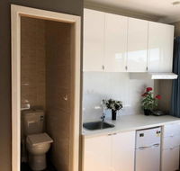 Traveler's Affordable Studio Unit Beverly Hills - Accommodation Nelson Bay