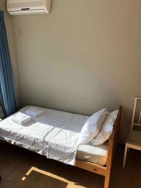 Traveler's Affordable Studio Unit (Beverly Hills) - Accommodation Nelson Bay 3
