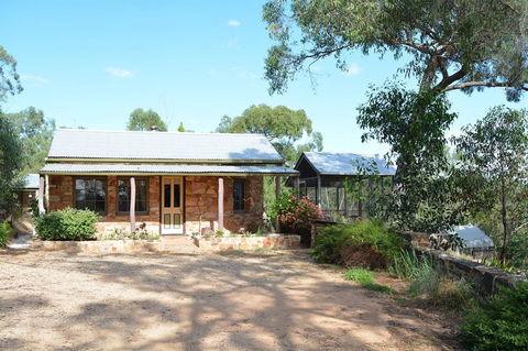 Trestrail Cottage B & B - Nelsons Bay Accommodation 0