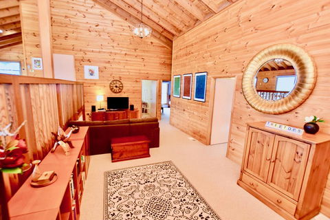 Treetops Retreat Katoomba - Nelson Bay Accommodation.com 3