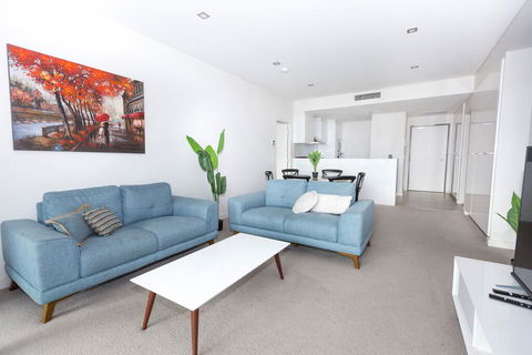 Trendy, Self Contained Inner City Apartment - Accommodation Nelson Bay 0