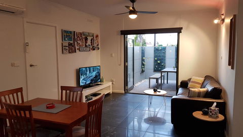 Two Bedroom Garden Apartment - Nelsons Bay Accommodation 2
