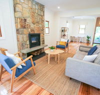 Two Oaks - Accommodation Nelson Bay