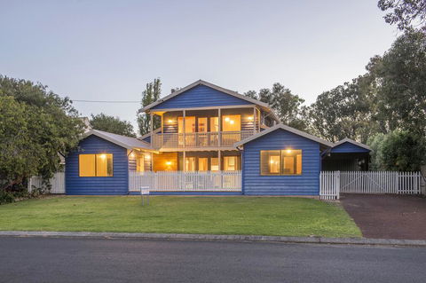 Ultramarine - Accommodation Nelson Bay 1