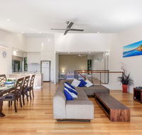 Unit 1 Rainbow Surf - Modern two storey townhouse with large shared pool close to beach and shop - Accommodation Nelson Bay