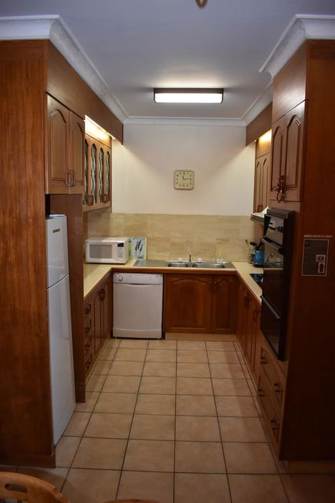 Unit 2, Ballingalla Apartments - Accommodation Nelson Bay 3