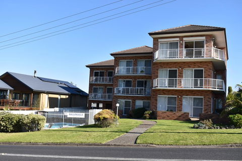 Unit 2, Ballingalla Apartments - Accommodation Nelson Bay 1