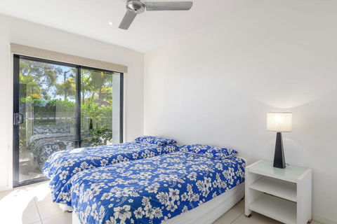 Unit 5 Rainbow Surf - Modern, Double Storey Townhouse With Large Shared Pool, Close To Beach And Shop - Accommodation Nelson Bay 3