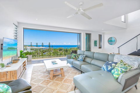 Unit 6 Rainbow Sea - Rainbow Beach, Amazing Ocean Views, Aircon, Wi-Fi, Pool, Walk To Beach - Accommodation Nelson Bay 0