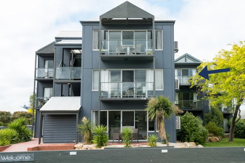 Unit 9 Bellevue - Accommodation Nelson Bay 0