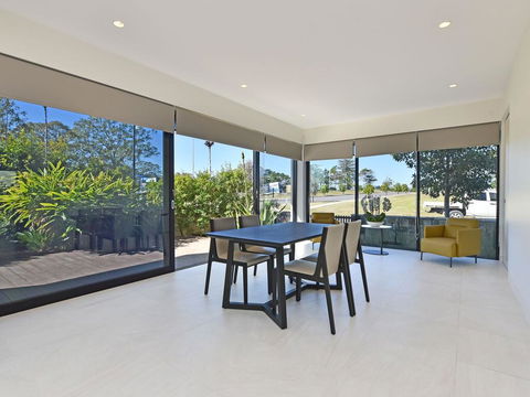 Villa Sorrento Waterside At Trinity Point - Accommodation Nelson Bay 1