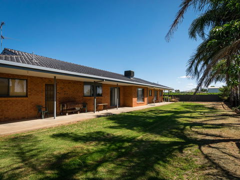 Vineyard Retreat Mildura - Accommodation Nelson Bay 2