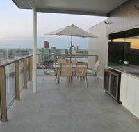 VUE Penthouse on King William - Nelsons Bay Accommodation