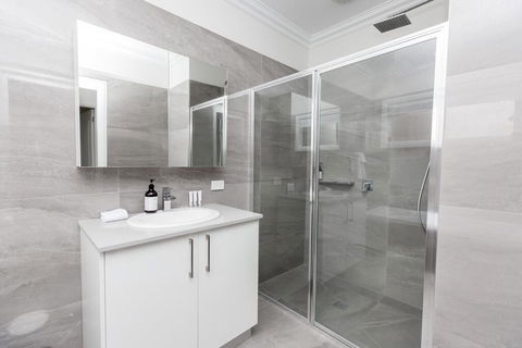 Wagga Apartments #3 - Accommodation Nelson Bay 3