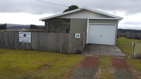 Waratah Falls Holiday Unit - Accommodation Nelson Bay 1