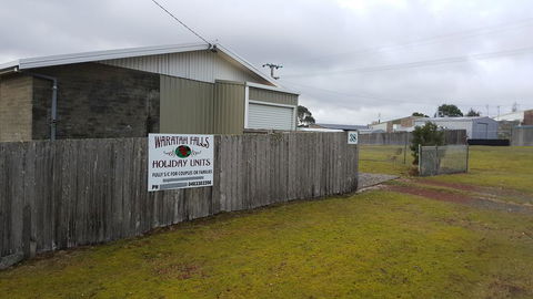 Waratah Falls Holiday Unit - Accommodation Nelson Bay 2