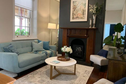 Warders Cottage: Iconic Cottage In The Heart Of Freo - Nelsons Bay Accommodation 2