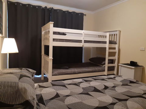 Elevated Holiday House Overlooks Tranquil Wetlands - Accommodation Nelson Bay 7