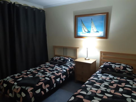 Elevated Holiday House Overlooks Tranquil Wetlands - Accommodation Nelson Bay 8