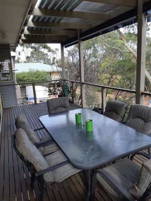 Elevated Holiday House Overlooks Tranquil Wetlands - Accommodation Nelson Bay 9