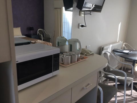 Ambassador Motor Inn - Accommodation Nelson Bay 3