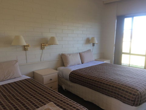 Ambassador Motor Inn - Accommodation Nelson Bay 10