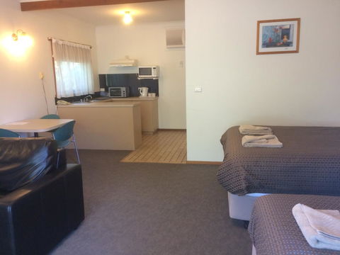 Ambassador Motor Inn - Accommodation Nelson Bay 7