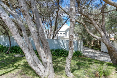 Perfect Blairgowrie Beach House - Nelson Bay Accommodation.com 16