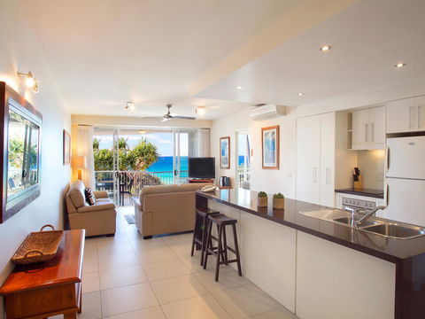 La Mer Sunshine Beachfront - Accommodation Nelson Bay 3